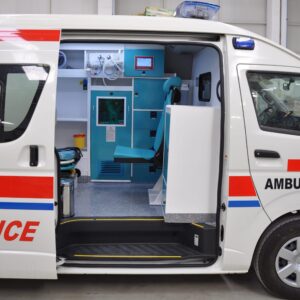 Toyota-Hiace-Ambulance9-scaled